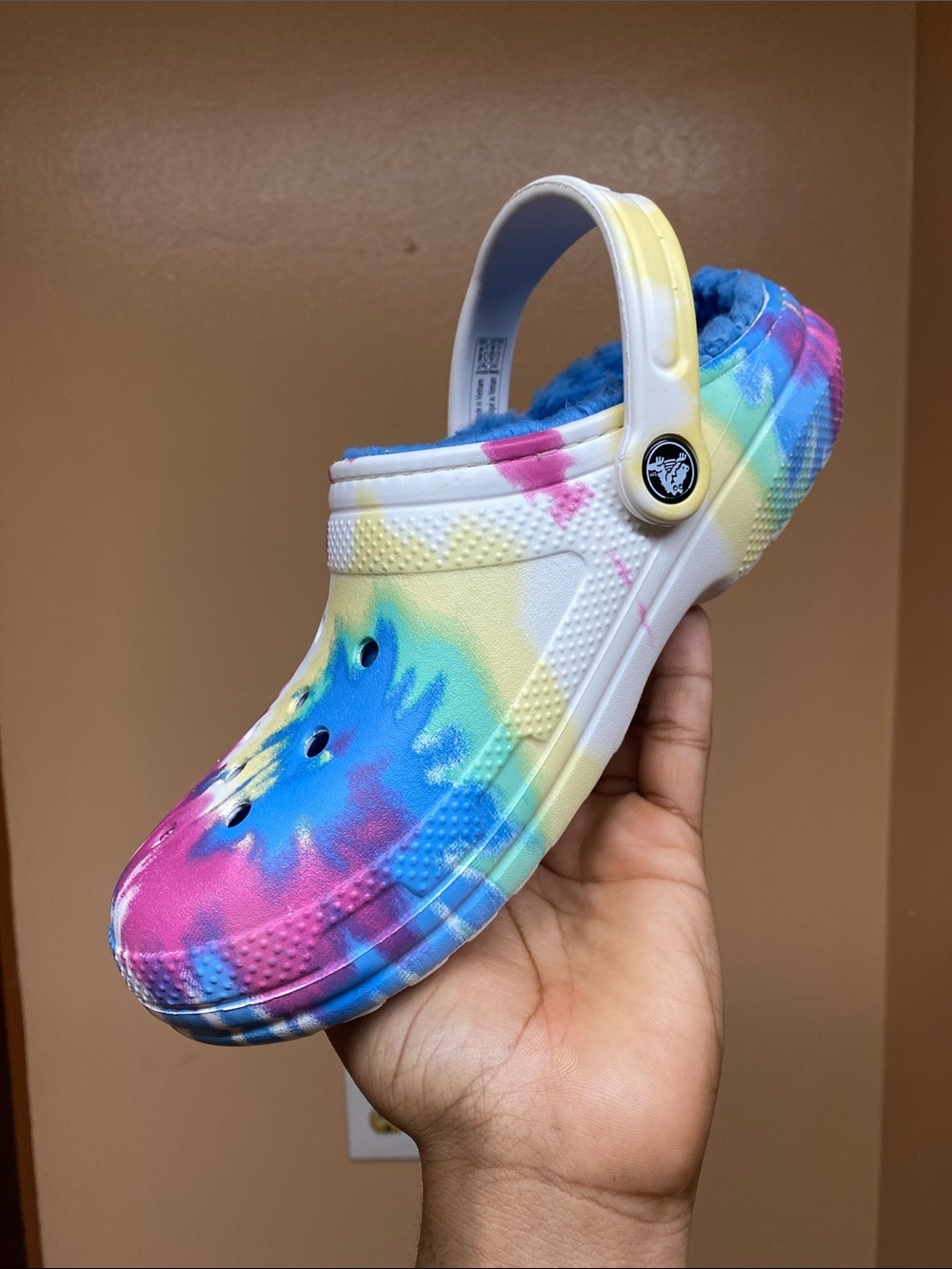 Crocs Classic Comfort Faux Fur Lined Tie Dye Clogs Size 7 - Picture 9 of 17